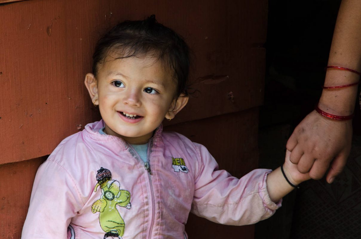 Child laughing - Best hiking in Nepal