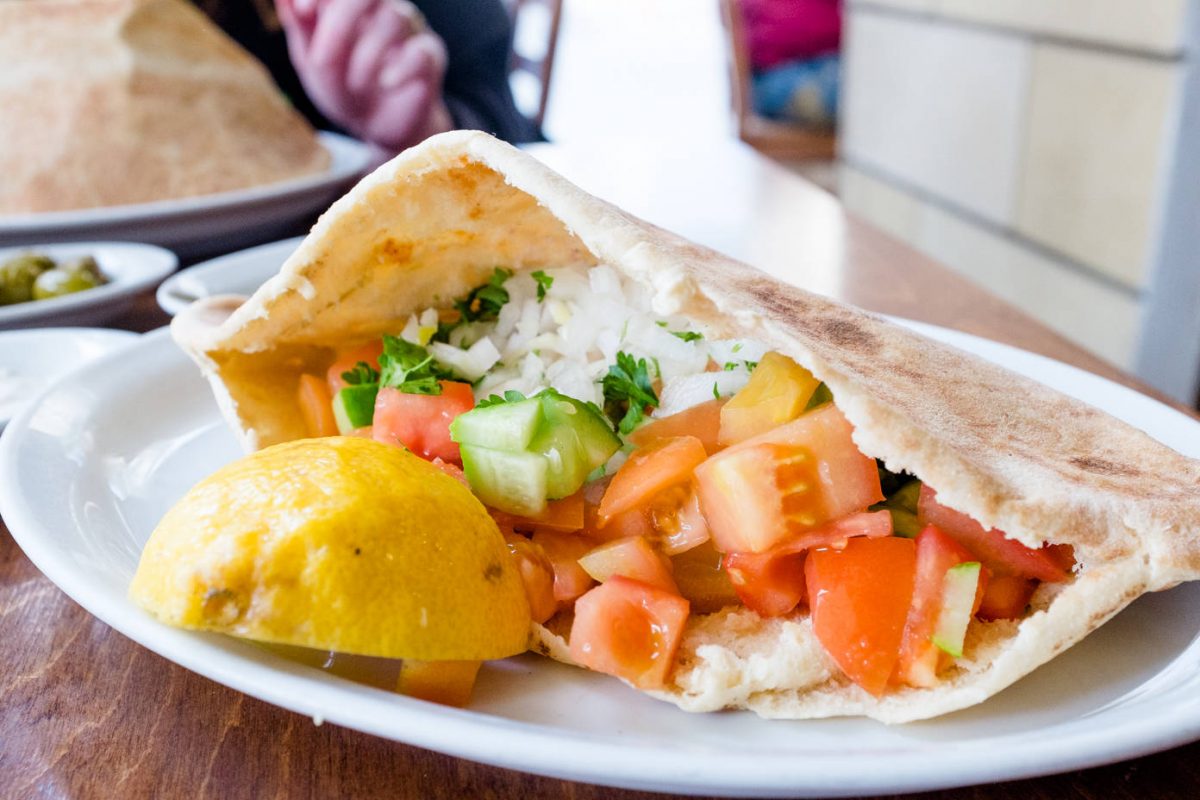  saker att göra i Larnaca - souvla till lunch på Takis Kebab House